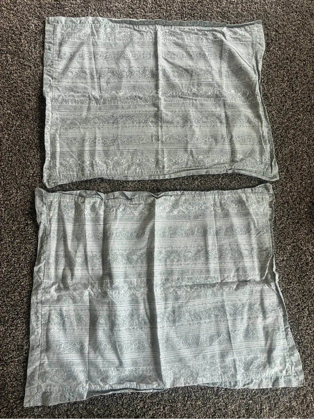 Pottery Barn Floral Stripe Queen Duvet Set in Gray and Cream